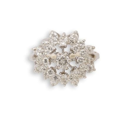 BAGUE EN DIAMANTS, années 1970 
modèle en grappe s