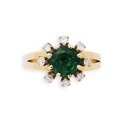 BAGUE EN ÉMERAUDE ET DIAMANTS 
sertie à griffes d'