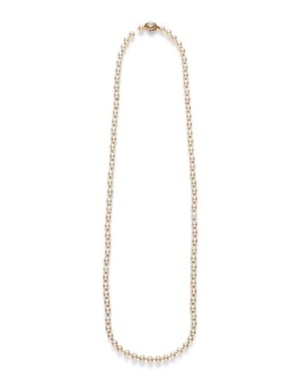COLLIER DE PERLES DE CULTURE 
composé d'une rangée