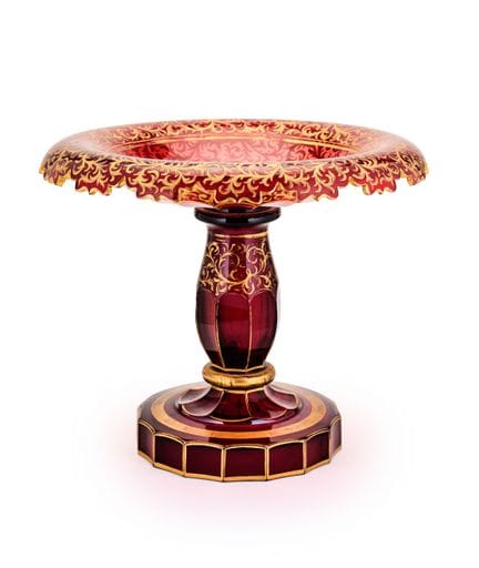 ‡ Eine große russische „Golden Ruby“-Glas-Tazza, v