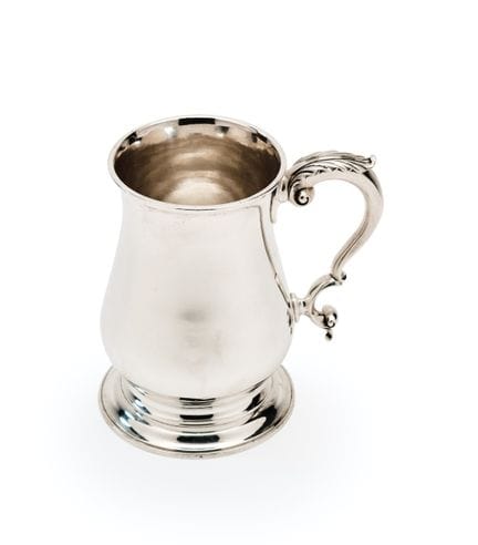 EIN SILBERNER BECHER AUS DER ZEIT VON GEORG III., 