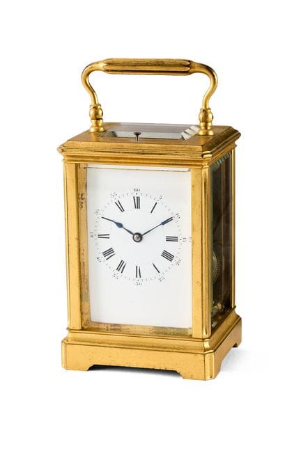 † EINE FRANZÖSISCHE REPETIER-REISEUHR AUS MATTIERT