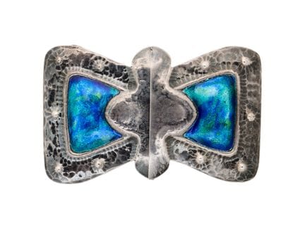 EINE „CYMRIC“-GÜRTELSCHNALLE AUS SILBER UND EMAILL