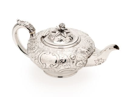 ◉ EINE VIKTORIANISCHE SILBERTEEKANNE, WRANGHAM &am