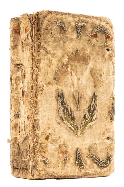 Rilegatura ricamata. – Bibbia, inglese. [La Sacra 