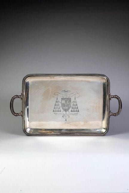 Rectangular serving tray in 800‰ silver, adorned w
