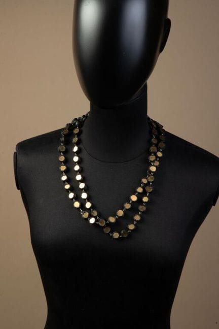 Line VAUTRIN (1913–1997).
Long necklace in black T