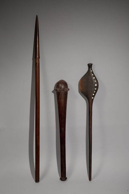 Elegante e rara mazza cilindrica con punta conica.