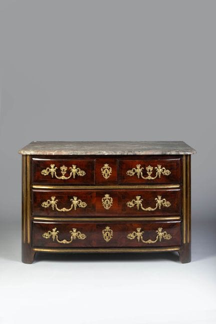 Curved veneered wood chest of drawers with five dr