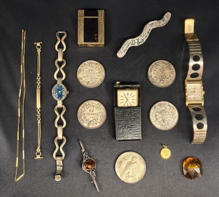 Lote extraordinario compuesto por: 
- 4 monedas de