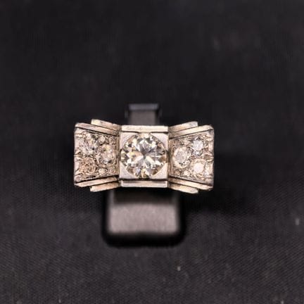 Anillo de platino de 850‰, conocido como «pajarita