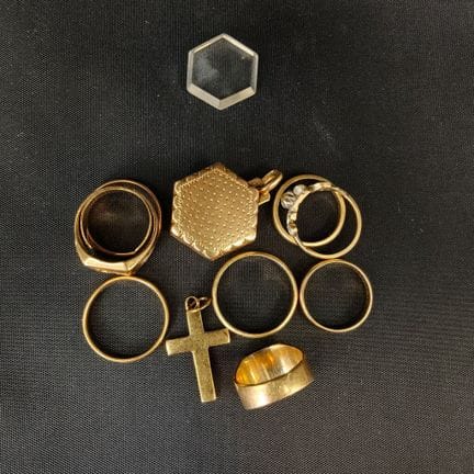 Lote de restos de oro de 750‰
Peso NETO: 44,6 g.