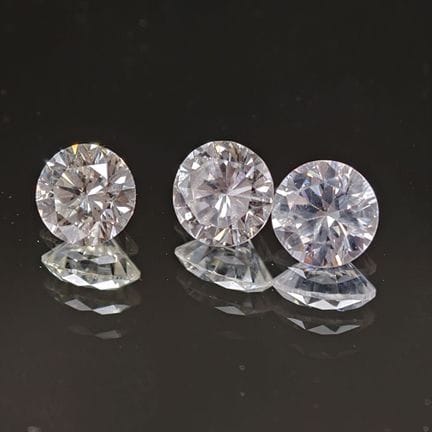 NO PRESENTADO /// Lote de dos diamantes de talla m