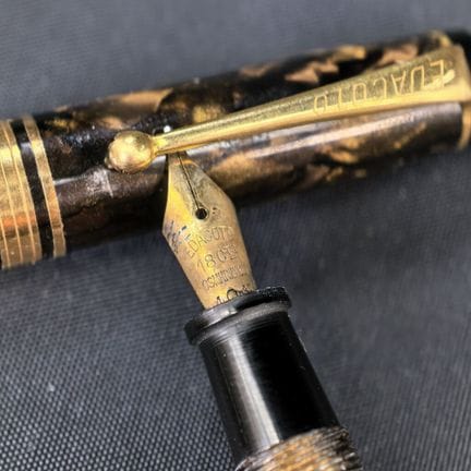 EDACOTO.
Kleiner Füllfederhalter aus 750‰ Gold, Kl