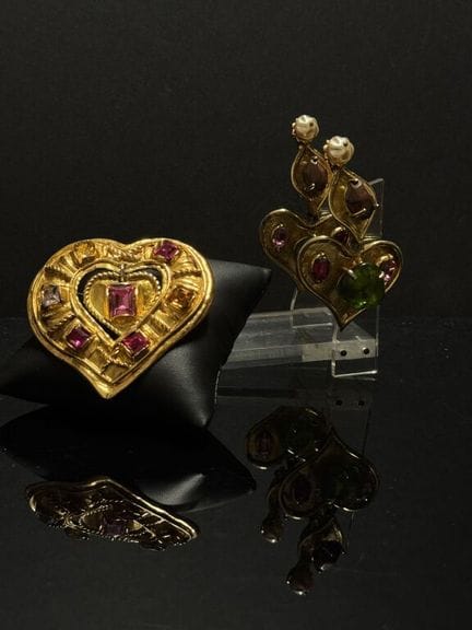 Christian LACROIX 
Lot comprenant: 
-une paire de 