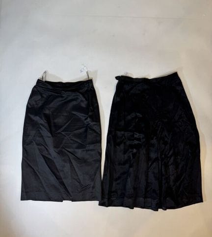 YVES SAINT-LAURENT 
Lot comprenant: 

-YVES SAINT-