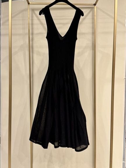 MAISON RABIH KAYROUZ
Robe couture mi-longue en mai