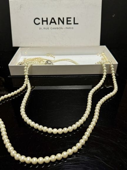 CHANEL - Collection croisière 2002
Collier à multi