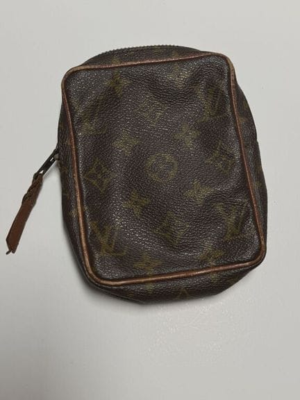 LOUIS VUITTON Paris (Made in France) 
Kleines Vint