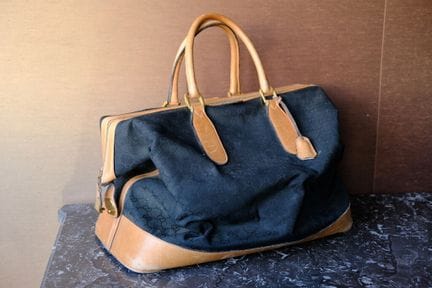 GUCCI 
复古运动包或周末旅行包，Gucci GG字母提花Doctor Duffle bag中性