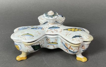 ROUEN
Boîte à épices en forme de trèfle décor poly