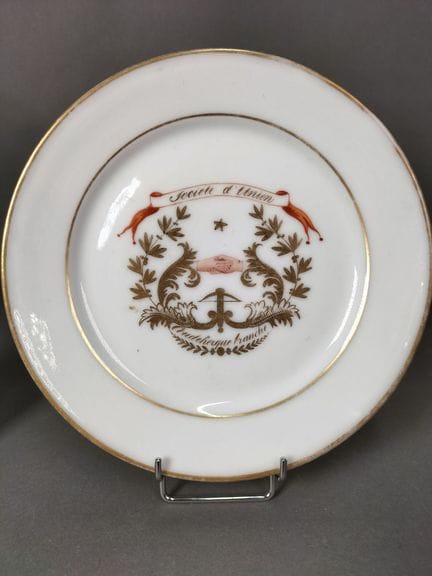 LILLE
Assiette en porcelaine à décor de l'emblème 