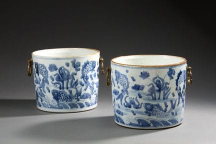 JAPON
Paire de pot à pinceaux ronds à décor en cam