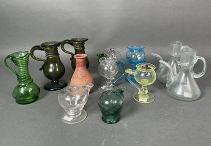 DIVERS
Six ventouses et bougeoirs en verre et quat