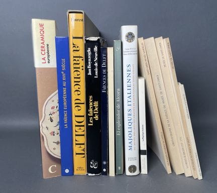 Lot de livres sur le thème de la céramique europée