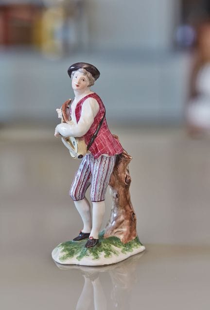 NIDERVILLER 
Figure représentant un jeune homme de