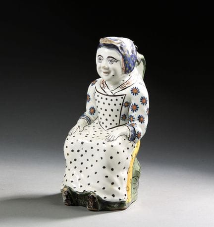 LILLE
Pichet anthropomorphe couvert représentant u