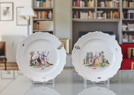 SAINT CLEMENT 
Deux assiettes formant pendant à bo