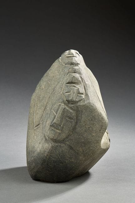 TUTSWEETOK 露西·塔塞奥（1934-2012）
无题
玄武岩
努纳武特地区阿尔维亚特
高度