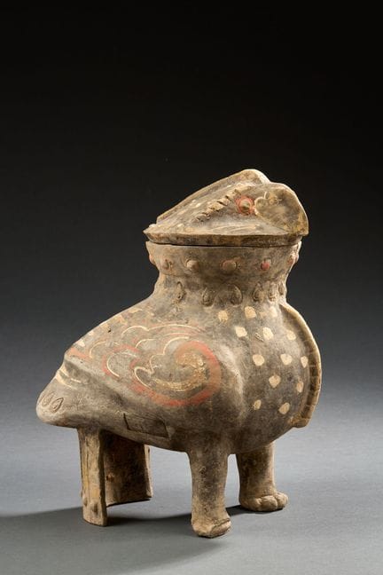 CINA
Vaso in terracotta a forma di uccello stilizz