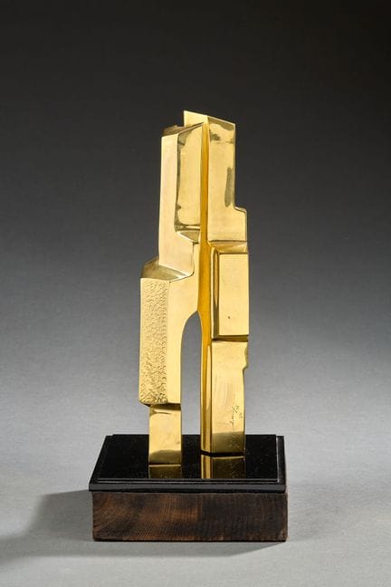 伊夫·特鲁多（1930-2017）
《门前广场与大门》，1998年
一件表面经金色古铜处理的青铜抽象