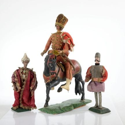 Various versions; figures with covered bodies, hea