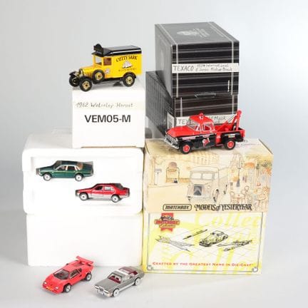 circa 23 modelli diversi di automobili della linea