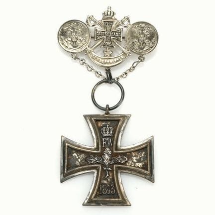 Decorated metal clasp with patriotic motifs, mount
