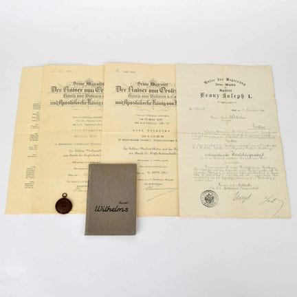 7 pieces in total, including: 1 Medal of Bravery, 