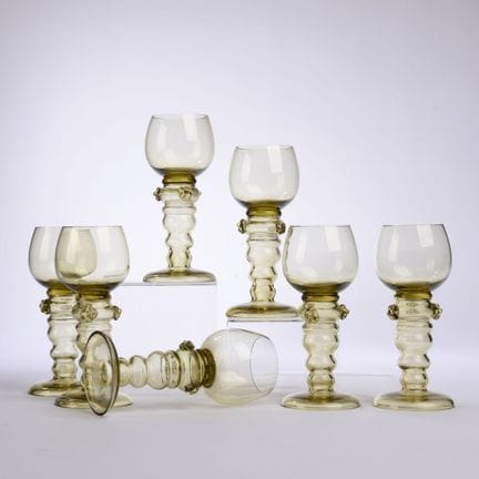 verre teinté dans la masse d'un vert mousse délica