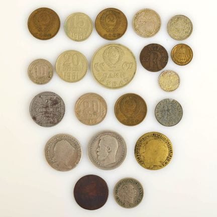 20 pieces total, some in silver, including: 1 x 50