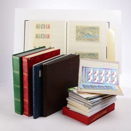A total of 5 slip-in albums, a large collection of