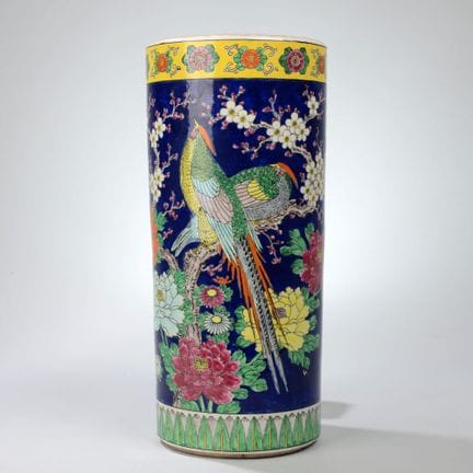 Pâte céramique claire, paroi cylindrique décorée d