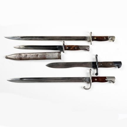 Various models, including: 1 Spanish machete bayon