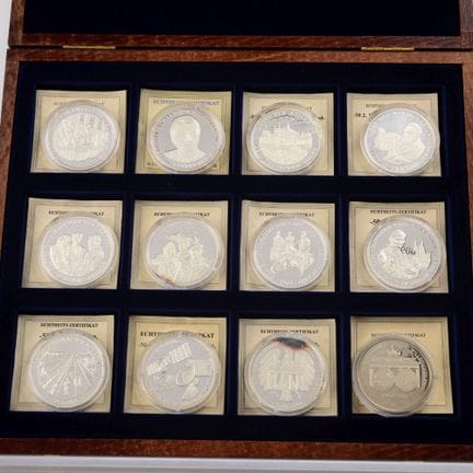 999 silver, 20 g each (total approx. 240 g), Speci