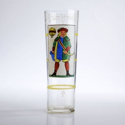 Verre transparent, forme cylindrique légèrement co