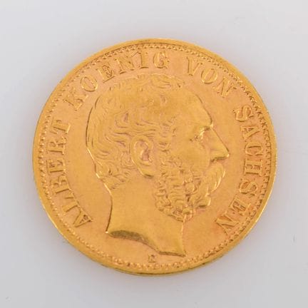 900 gold (approx. 4 g), obverse: portrait of King 
