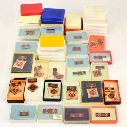 Approx. 131 pieces, mostly in a case, various desi