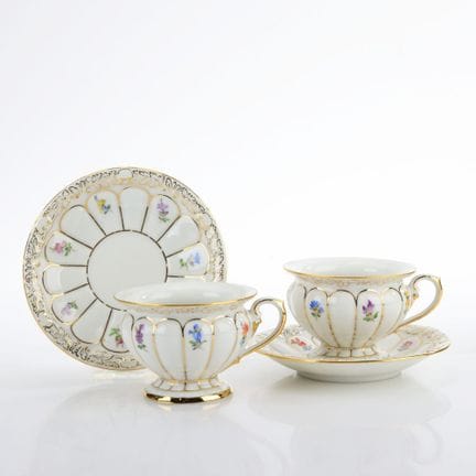 迈森，剑形标志，第一类，1948年后出品，所谓“X形”款式，饰有植物纹样浮雕装饰，每隔一个留白处绘有
