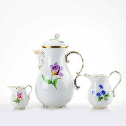 迈森，剑形标志，双镂空，1948年后作品，采用“新切口”造型，饰有“多彩花卉1”和“多彩花卉2”彩绘